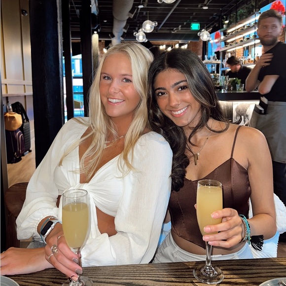 Meet your Posher, Alex - Picture 1 of 1